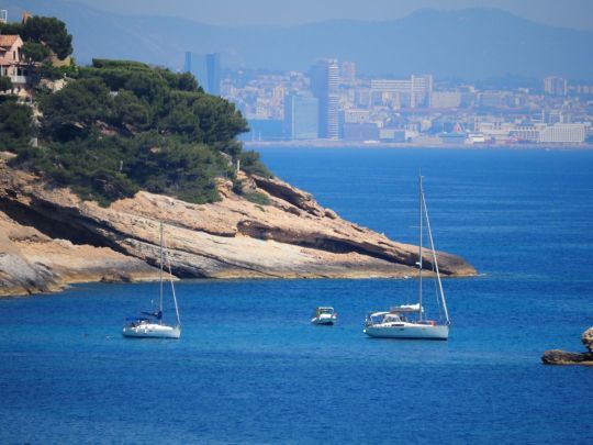 Un mouillage dans le parc marin de la Côte Bleue ©Maxime Leriche