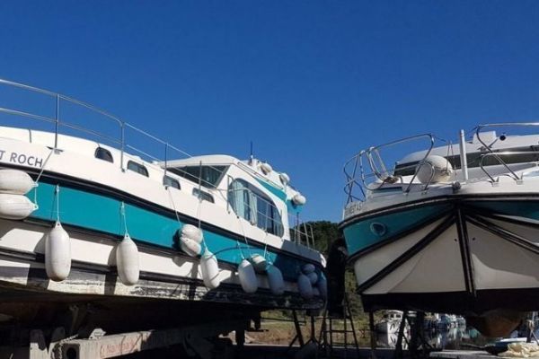 Die Schiffswerft Cathare Marine ist die einzige am Canal du Midi zwischen Castelsarrasin und Agde. Sie verfgt ber einen Laderaum und eine Kapazitt von bis zu 1.000 Tonnen