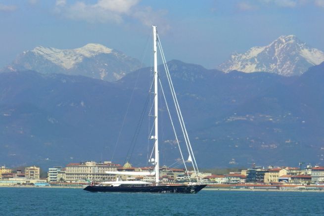 Perini Navi kmpft um Kufer