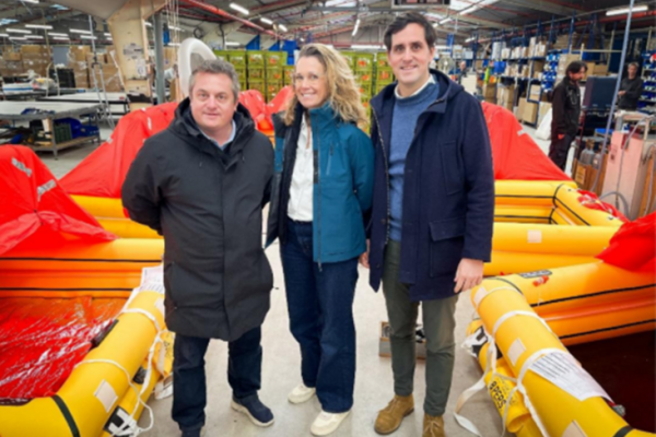 Antoine Perrin, M�lanie Kergu�nou und Christophe de Robien