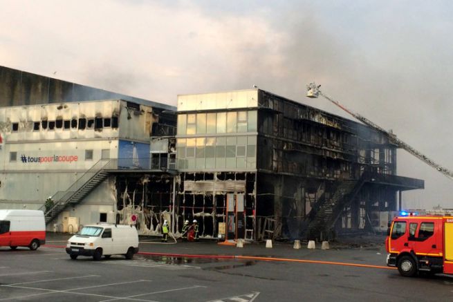 Das von den Flammen verwstete Challenges-Gebude in Lorient