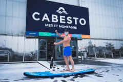 Cabestos Laden in Brest wei mit Humor umzugehen