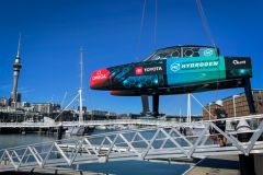 Wasserstoffbetriebenes Chase Boat des Emirates Team New Zealand
