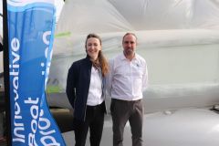 S�bastien DAVID, Gr�nder von Kerboat Services, und Marie-Eug�nie NICOLAS, Business Developer Spray Protec.