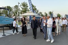Alain Pochon und die chinesische Delegation bei der Er�ffnung der Messe in Qinhuangdao