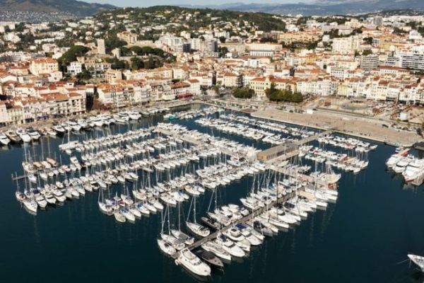 Der Alte Hafen von Cannes