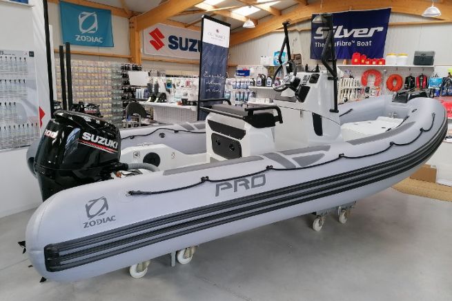 Zodiac angetrieben von Suzuki